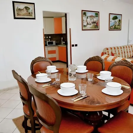 The Authentic House * Široka